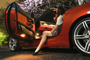 「夜桜ドライブ」にはオープンカー！ メタルトップの先代BMW「Z4」がお買い得です【真夜中のブローカー】