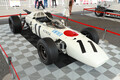 ホンダは日本の誇りだ！ F1初優勝を飾った日の丸を背負った「地上を走る戦闘機RA272」とは