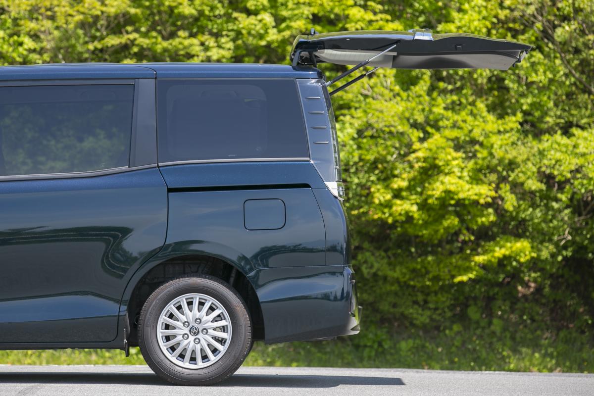 なぜワゴンやsuvだけ ほとんどのミニバンのバックドアが 電動開閉 がしないワケ Web Cartop 自動車情報サイト 新車 中古車 Carview