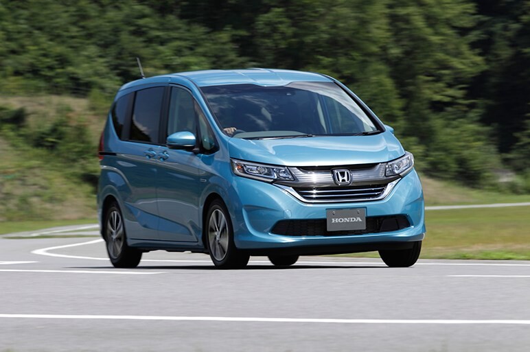 新型フリードにチョイ乗り。ハイブリッド＋4WDも選べる多目的ミニバン