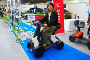 歩行領域モビリティとして話題のダイハツ「e-SNEAKER」に試乗してみて気づいたこと