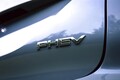 ハリアーVSアウトランダー「PHEV決戦」　価格差約10万円…走り、装備、どっちがイケてるかチェックしてみた
