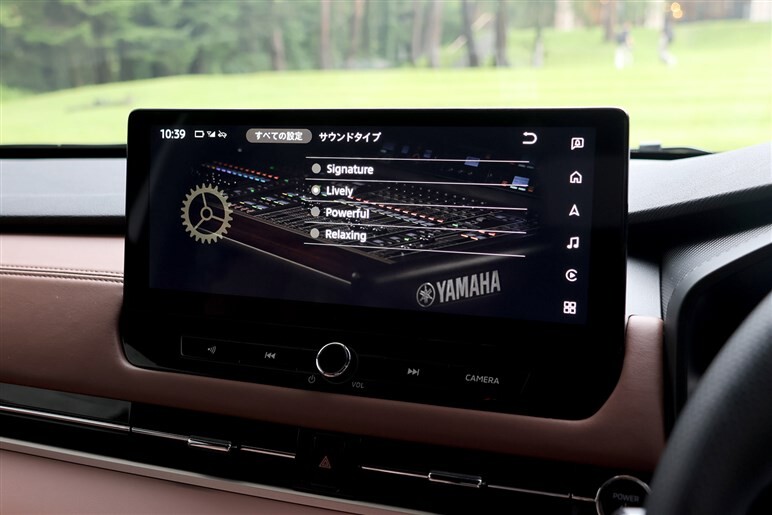 ハリアーVSアウトランダー「PHEV決戦」　価格差約10万円…走り、装備、どっちがイケてるかチェックしてみた