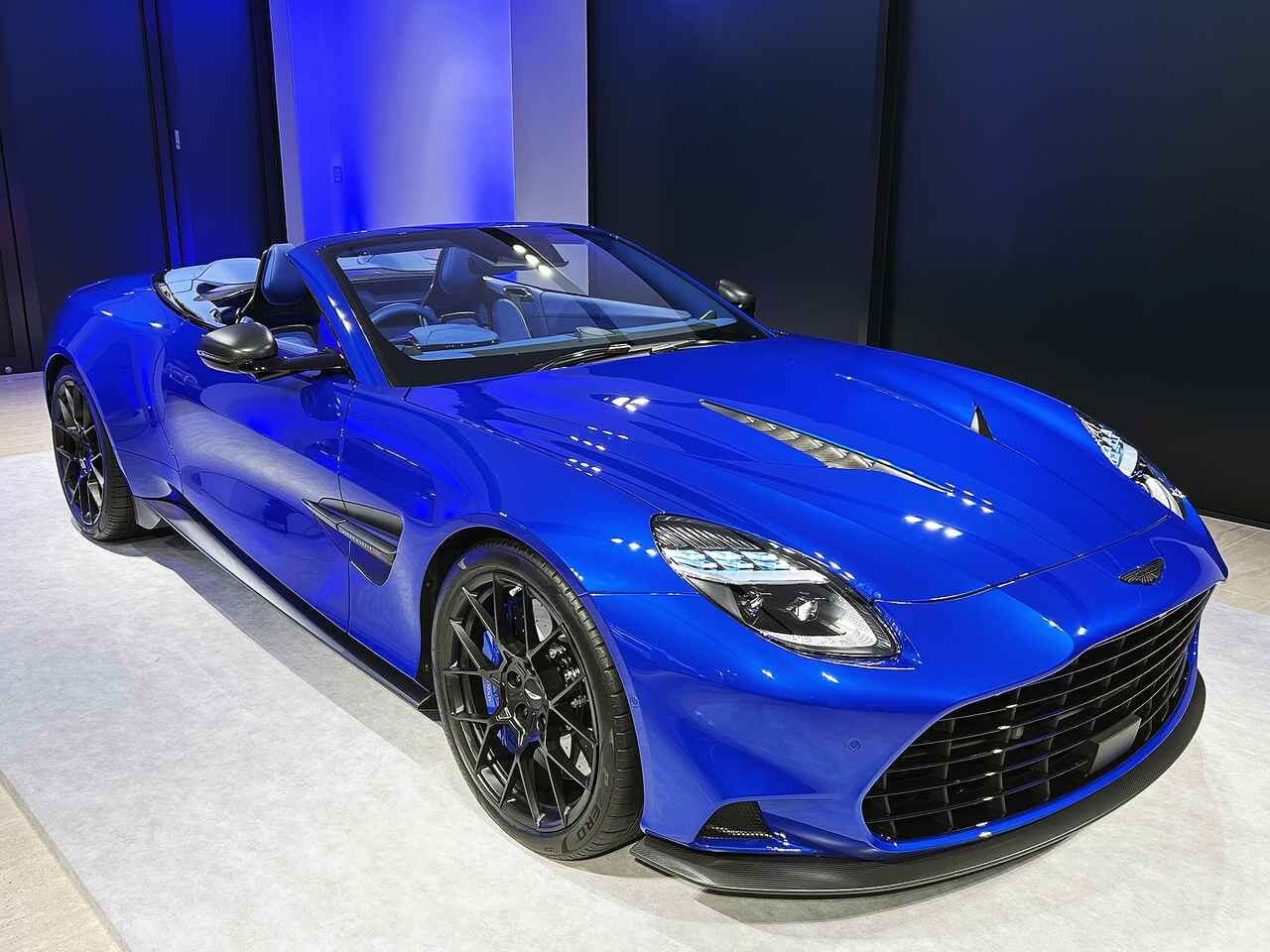 世界最速のフロントエンジン コンバーチブル、アストンマーティン「ヴァンキッシュ ヴォランテ」が早くも日本デビュー！