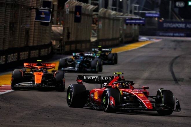 元F1ドライバーが“今季の最も印象的な瞬間”にシンガポールGPを選出。優勝争いを演じたサインツらを高く評価