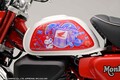 【ホンダ】サンリオコラボ純正アクセサリー「“Honda × Kuromi” モンキー125用タンクサイドパネル」が受注期間限定で発売！