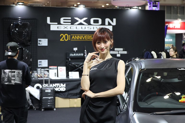 【コンパニオンフォトギャラリー】東京オートサロン2025を彩った美女大集合(1)