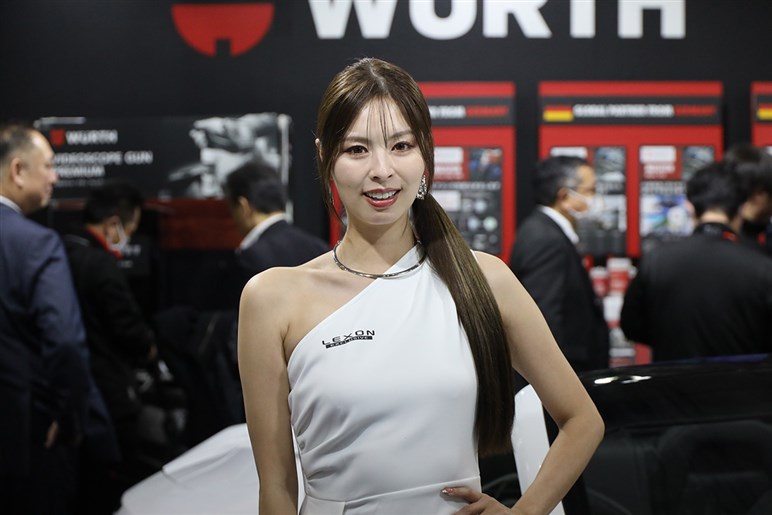 【コンパニオンフォトギャラリー】東京オートサロン2025を彩った美女大集合(1)