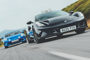 4気筒ミドシップ比較（1）　ロータス・エミーラ・ターボSE ｘ アルピーヌA110　伝統は強み？重荷？
