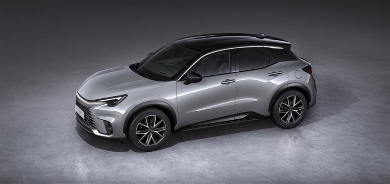 これは売れそう。レクサスが新型コンパクトSUV「LBX」を初公開！ 発売は23年秋