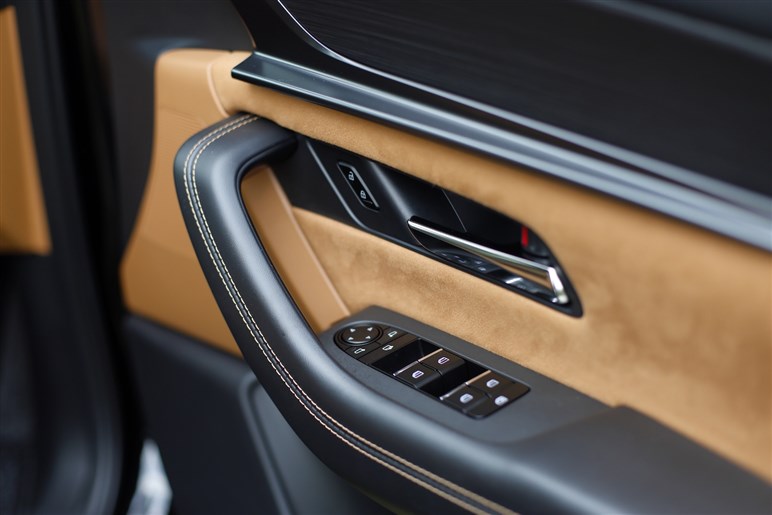 【やっと…】マツダ命運握る3列シートSUV「CX-80」国内発表。秋発売で「CX-8」の後継になり得るか？