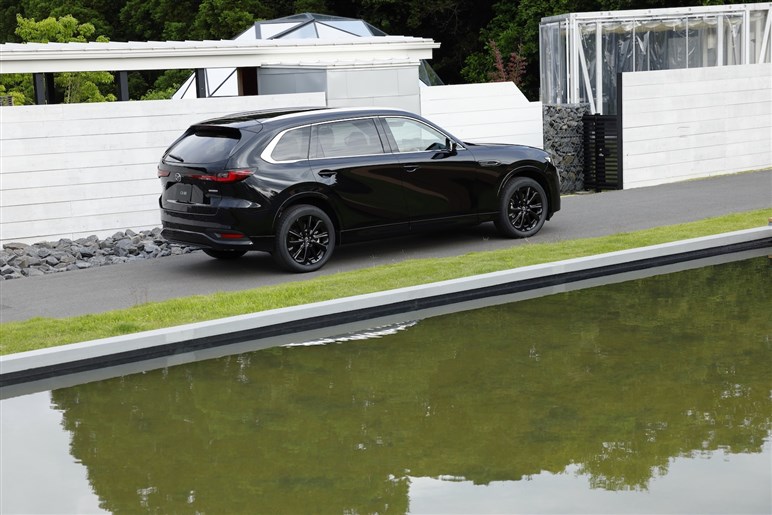 【やっと…】マツダ命運握る3列シートSUV「CX-80」国内発表。秋発売で「CX-8」の後継になり得るか？