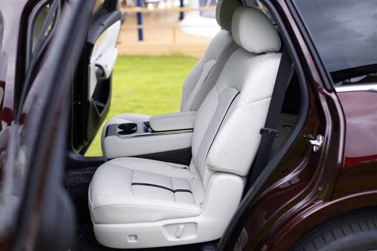 【やっと…】マツダ命運握る3列シートSUV「CX-80」国内発表。秋発売で「CX-8」の後継になり得るか？