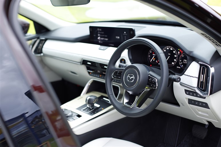 【やっと…】マツダ命運握る3列シートSUV「CX-80」国内発表。秋発売で「CX-8」の後継になり得るか？