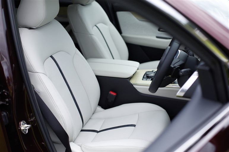 【やっと…】マツダ命運握る3列シートSUV「CX-80」国内発表。秋発売で「CX-8」の後継になり得るか？