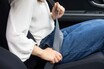 シートベルトに付いてる謎のボタン！　飾りかと思いきやメチャクチャ役立つアイテムだった