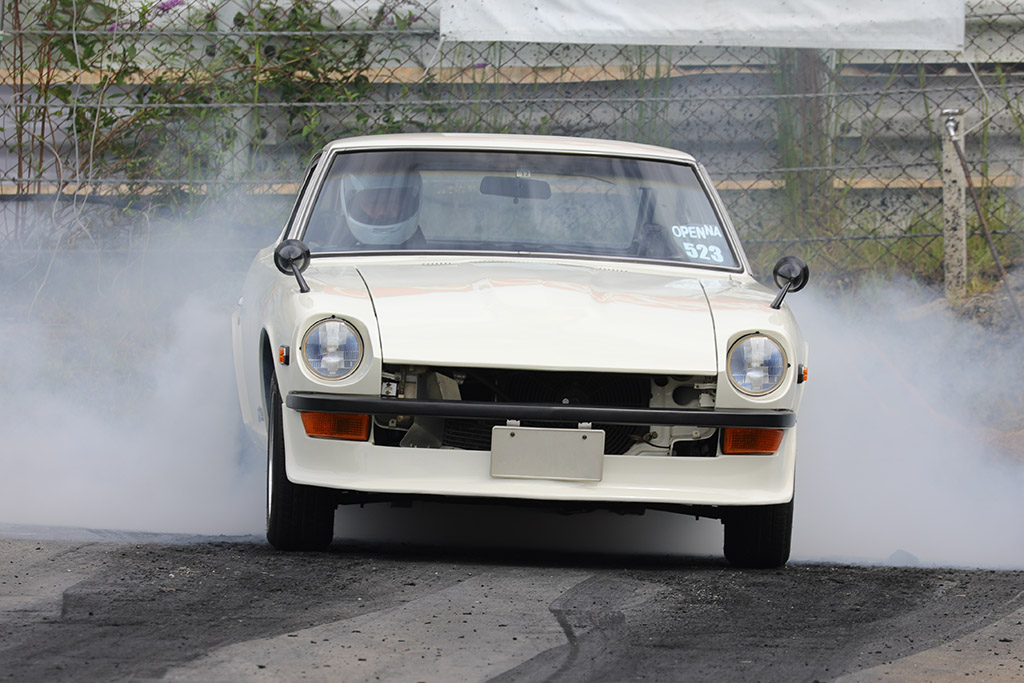 ショップデモカーには負けられぬ 熱血プライベーターが製作したs30zフルチューンドラッグ仕様 Web Option 自動車情報サイト 新車 中古車 Carview