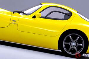 スズキの超本格「“後輪駆動”スポーツカー」に反響殺到！「これ公道走行できるの!?」「欲しくてたまらん」と驚きの声！ ロングノーズに爆速「隼エンジン」搭載！ 車重わずか“550kg”の「隼プロトタイプ」がスゴイ！