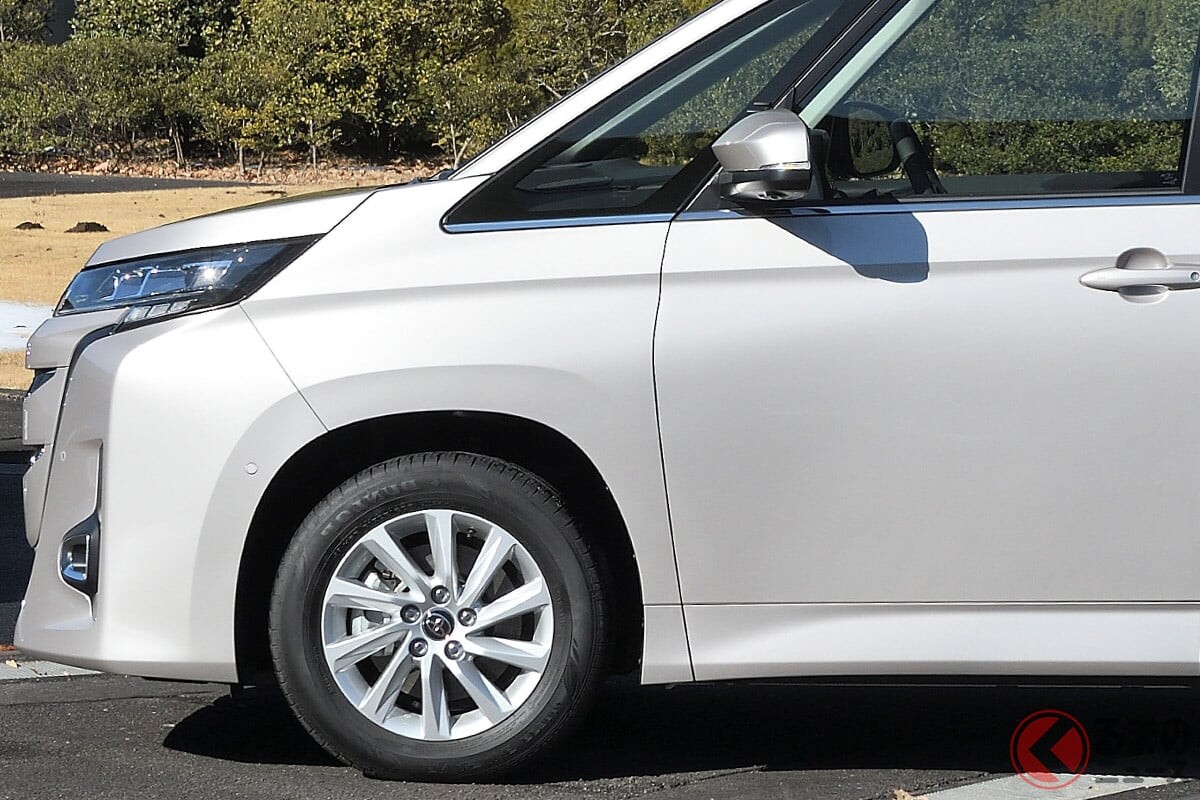 1リッターで「23km以上」走れるってサイコー！ めちゃ燃費が良い“コスパ最強”の「中型ミニバン」トップ3