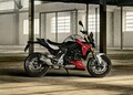 BMW、高い安全性と快適性を備えたオートバイ「F900R」と「F900XR」を日本導入