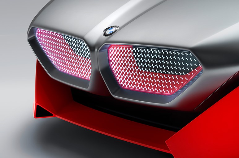 独BMW、ビジョン M NEXTを世界初公開。未来のスポーツドライビングを具現化