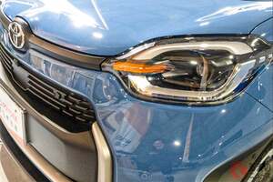 “超ウッド内装”のトヨタ「シエンタ」！ ５人乗りに即“変身する”「車中泊仕様」！ 約59万円で大変身の「YURT VANLIFE ROOMKIT」登場
