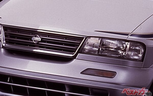 今見ると小っさ!!　セドグロ風の顔もイイね!!　エルグランドの先祖ラルゴってもしや爆安だったんじゃないか説