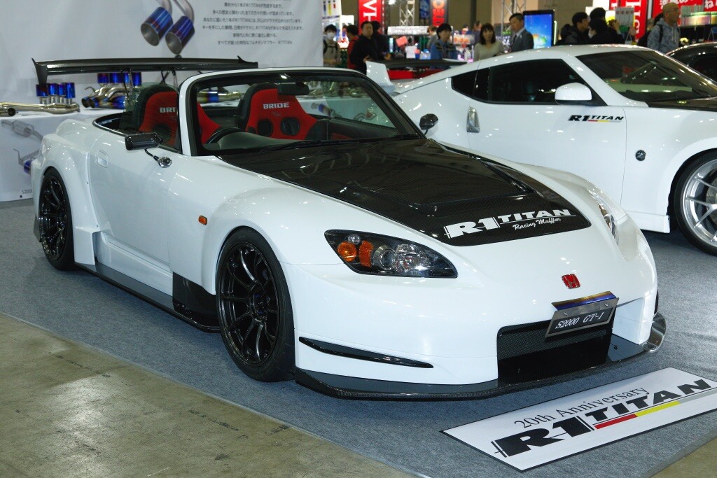 「伝説のS2000GT-1が完全復活」R1チタンエキゾーストも新作が乱舞！【東京オートサロン2020】