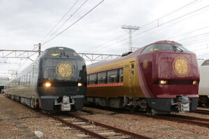 「大阪と奈良を直結するJR特急」の“新顔”が公開！ 来月から運行開始へ 仏像を思わせるシックなデザインに