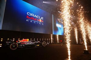F1王者レッドブル、2024年型マシン『RB20』の発表日を公表。F1参戦20年目の節目にタイトル連覇を目指す