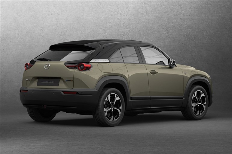 伝説のロータリー搭載「MX-30」のPHVモデルの国内価格は約450万円か