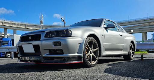スカイライン GT-R BNR34型のホイール装着画像で見るタイヤ
