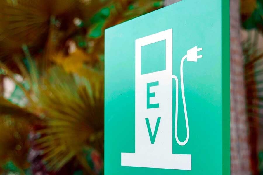 EVスタンドが地域経済を活性化させる！ 充電中に近隣「飲食店」の売り上げ増加！ 米国研究で明らかに