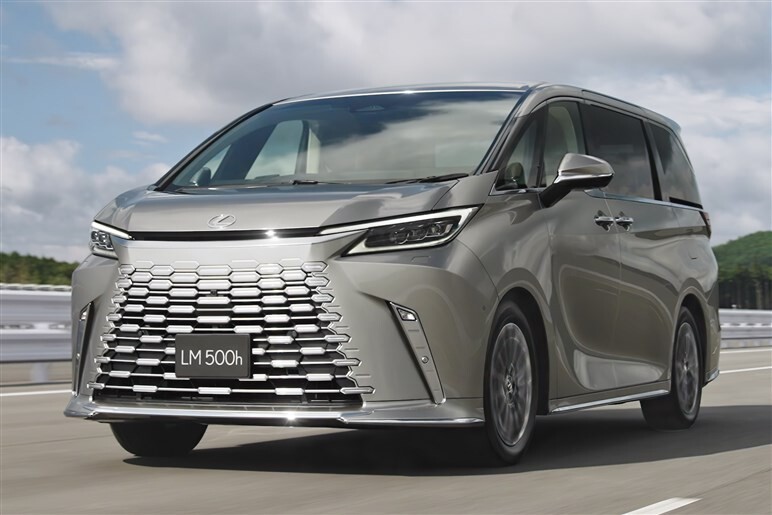 レクサスLM“3列6人乗り”ついに発売！ 4人乗りと何が変わった？ 1500万円でライバルは高級SUV