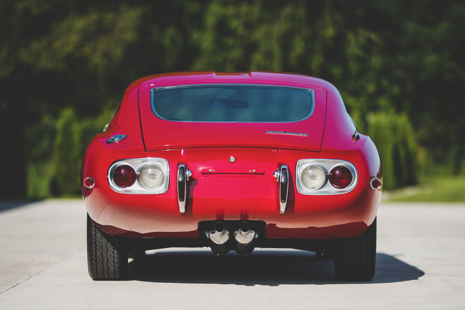 昭和懐かしの名車「トヨタ2000GT」は1億円が相場！ 70年代スーパーカー