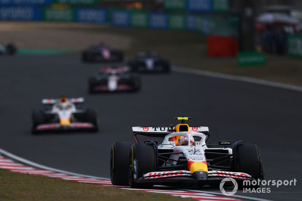 レッドブル重鎮、戦略ミスで角田裕毅とハジャーがF1中国GP入賞逃