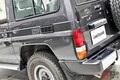トヨタ「“ちいさい”ランクル」公開！ 2ドア×全長4.2m級の「めちゃ“手ごろ”なサイズ」！ 超カッコいい「ランドクルーザー70“ショート”」日本導入にも期待大!?