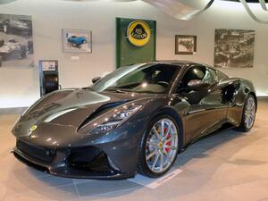 【写真蔵】ロータス最後の内燃エンジン搭載車「エミーラ」日本初お披露目！