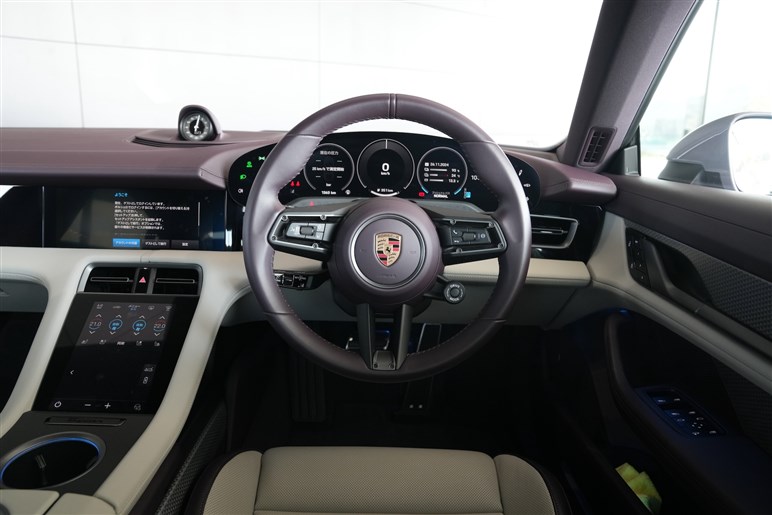 最新こそ最良か？ 言葉を失うほどの性能に、間口の広さまで手にした新型「911」と「タイカン」をPEC東京で堪能した