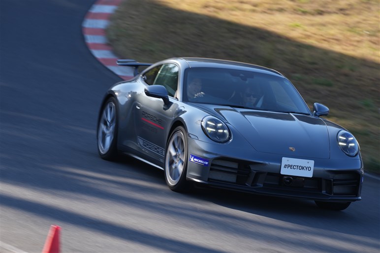 最新こそ最良か？ 言葉を失うほどの性能に、間口の広さまで手にした新型「911」と「タイカン」をPEC東京で堪能した