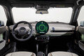 MINI COOPER　10年ぶりのフルモデルチェンジ。EVもラインアップに追加されライフスタイルのトレンド「シンプリシティ」でデザイン