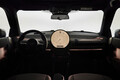 MINI COOPER　10年ぶりのフルモデルチェンジ。EVもラインアップに追加されライフスタイルのトレンド「シンプリシティ」でデザイン