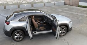 マツダ、下肢障害者向け運転支援装置を開発　「MX-30」の予約受注開始　健常者と障害者どちらも運転楽しく
