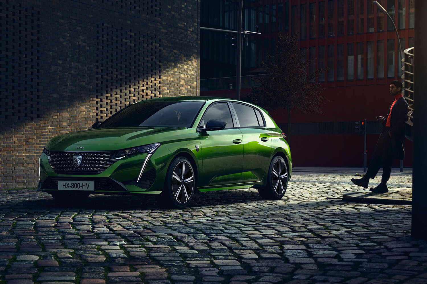 新しいライオンロゴを採用したプジョー上陸！　308が９年ぶりのフルモデルチェンジを実施