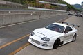 「JZA80スープラに首ったけ！」ゼロヨン好きオーナーが溺愛する900馬力のモンスター