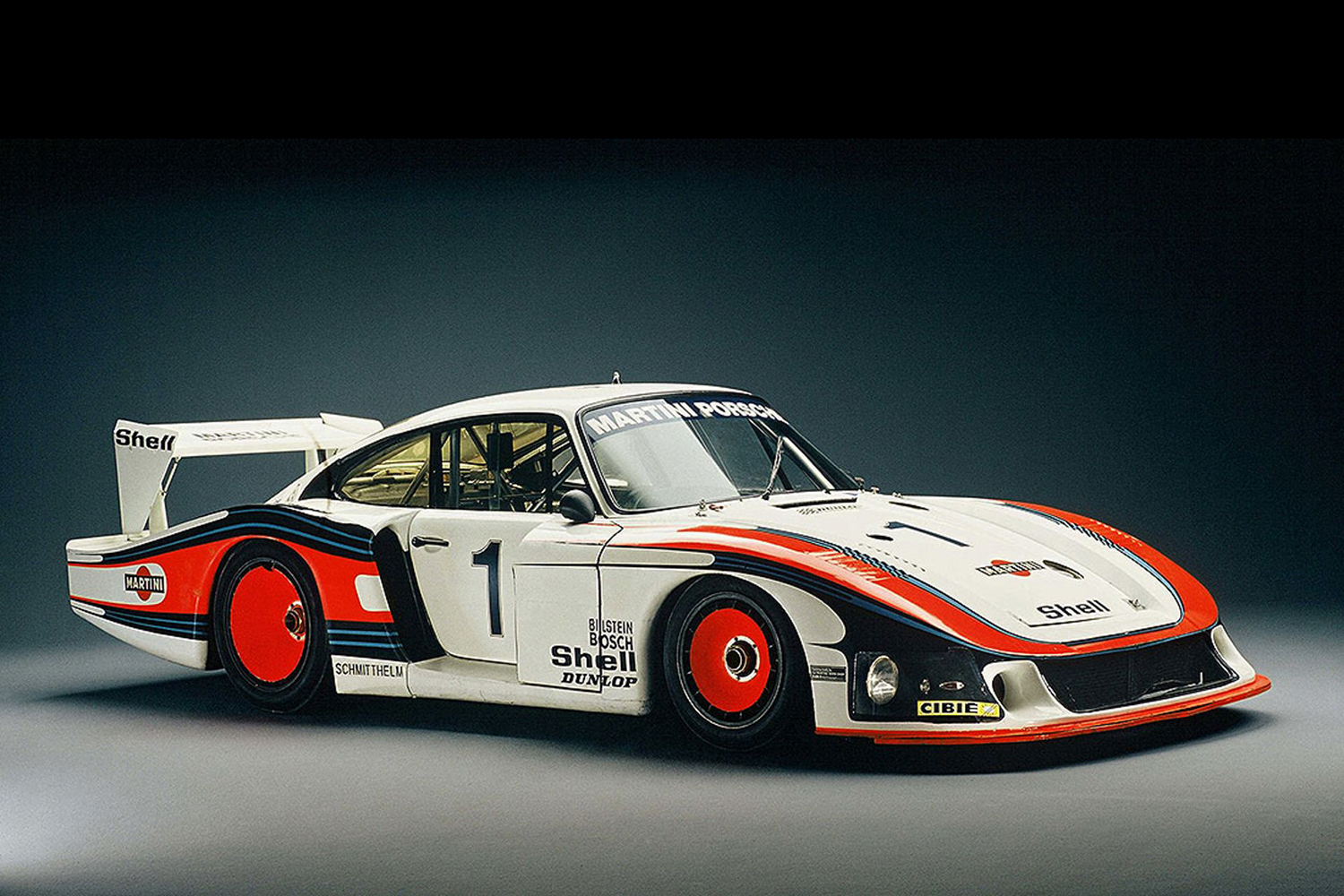 アイコンの ヘッドライト がなくても 911 の血統 ポルシェが生んだ怪物マシン 935 とは Web Cartop 自動車情報サイト 新車 中古車 Carview