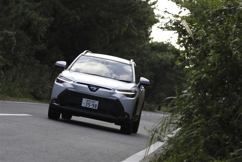 カローラクロスは意外やハイブリッドよりガソリン車がおススメ!? 隙のない企画でヒットは確実か