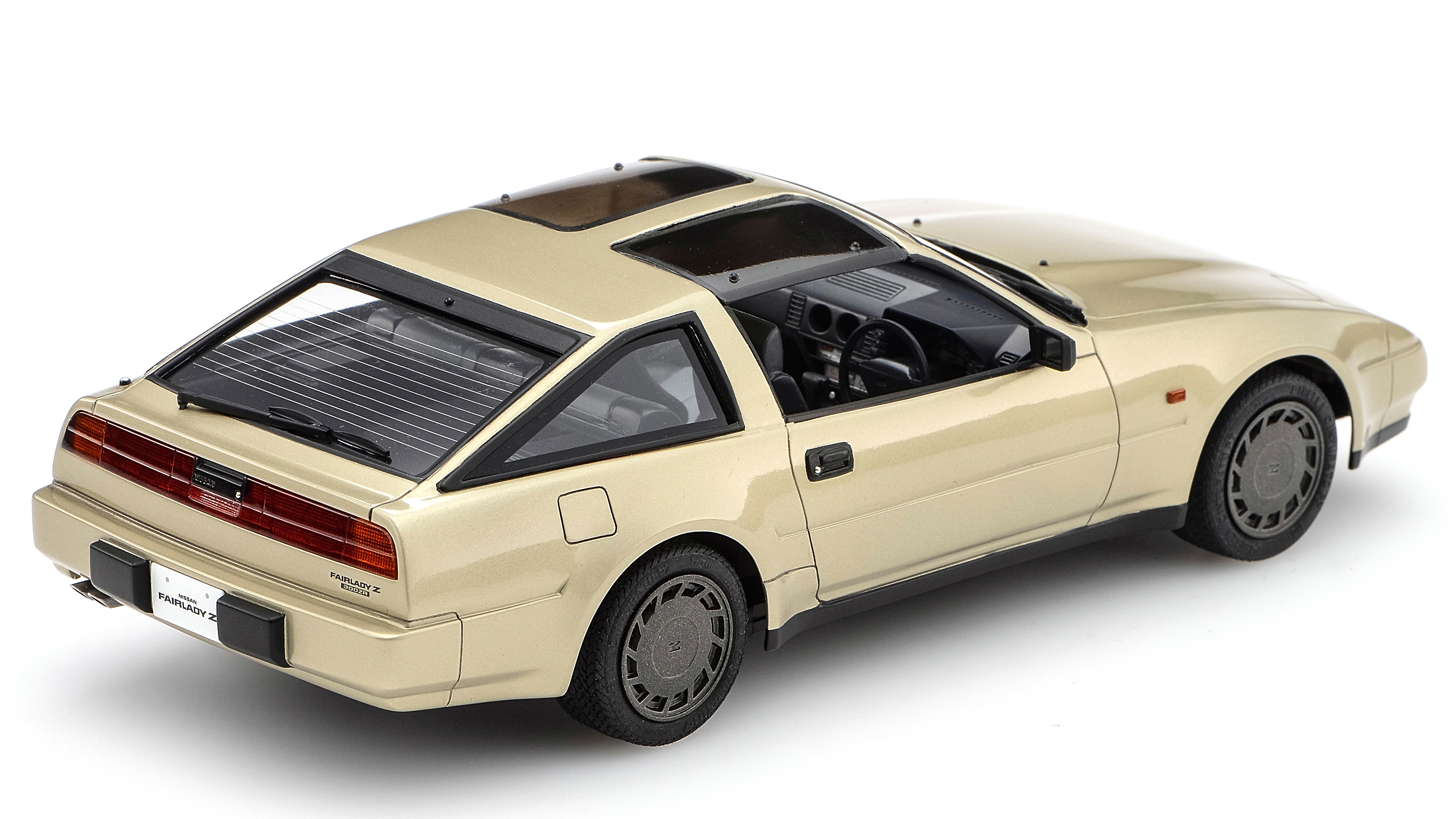 フジミ製 Z31型フェアレディz を プラモの存在しない2by2に改造 モデルカーズ Le Volant Carsmeet Web 自動車情報サイト 新車 中古車 Carview