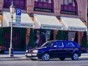 【VW ゴルフ クロニクル Vol.2 ダイジェスト（1）】海外試乗会 ゴルフ 2.8VR6 4ドア／1.8 GL 4ドア　1991年11月号