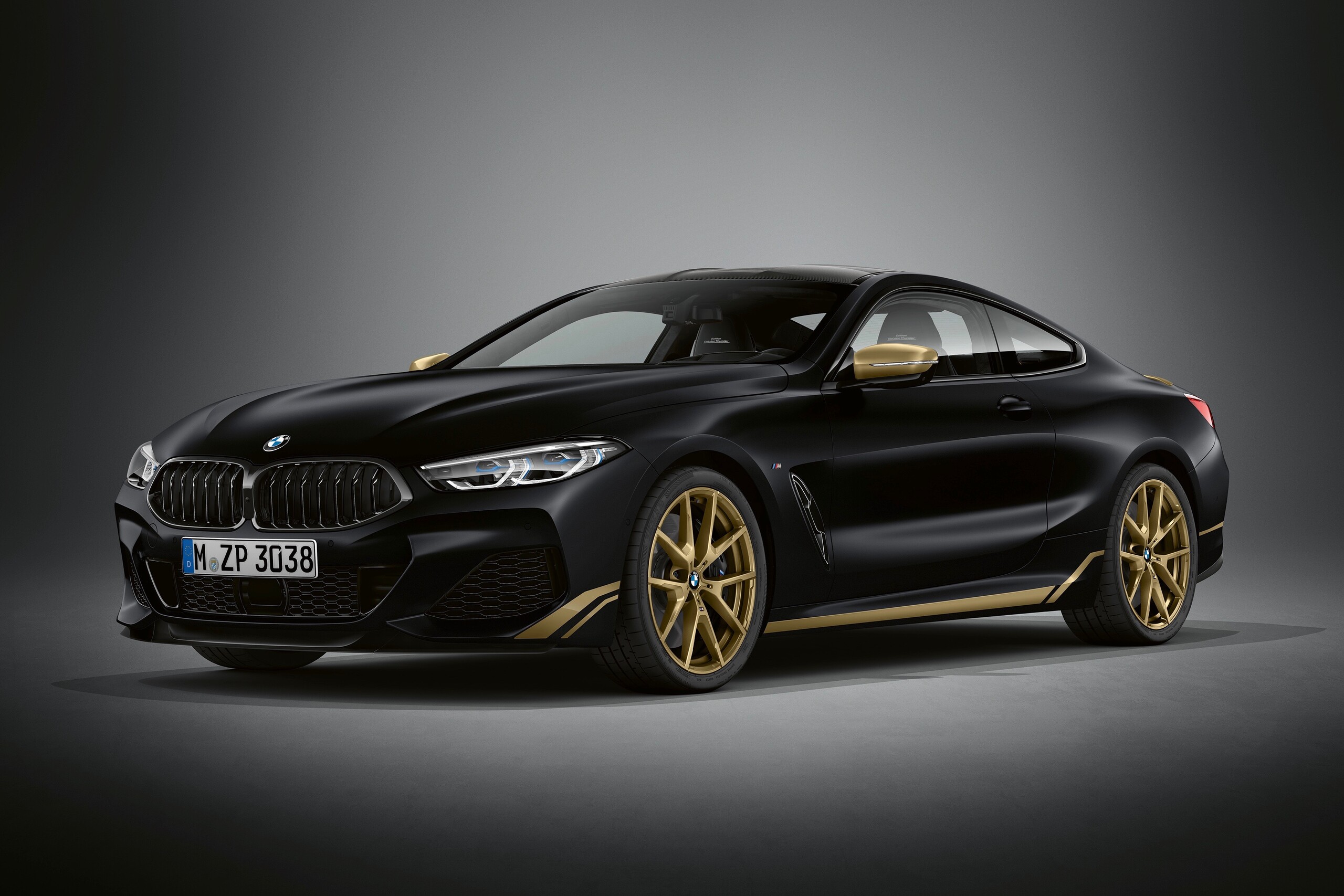 BMW、8シリーズの限定車「エディション ゴールデン サンダー」を発表